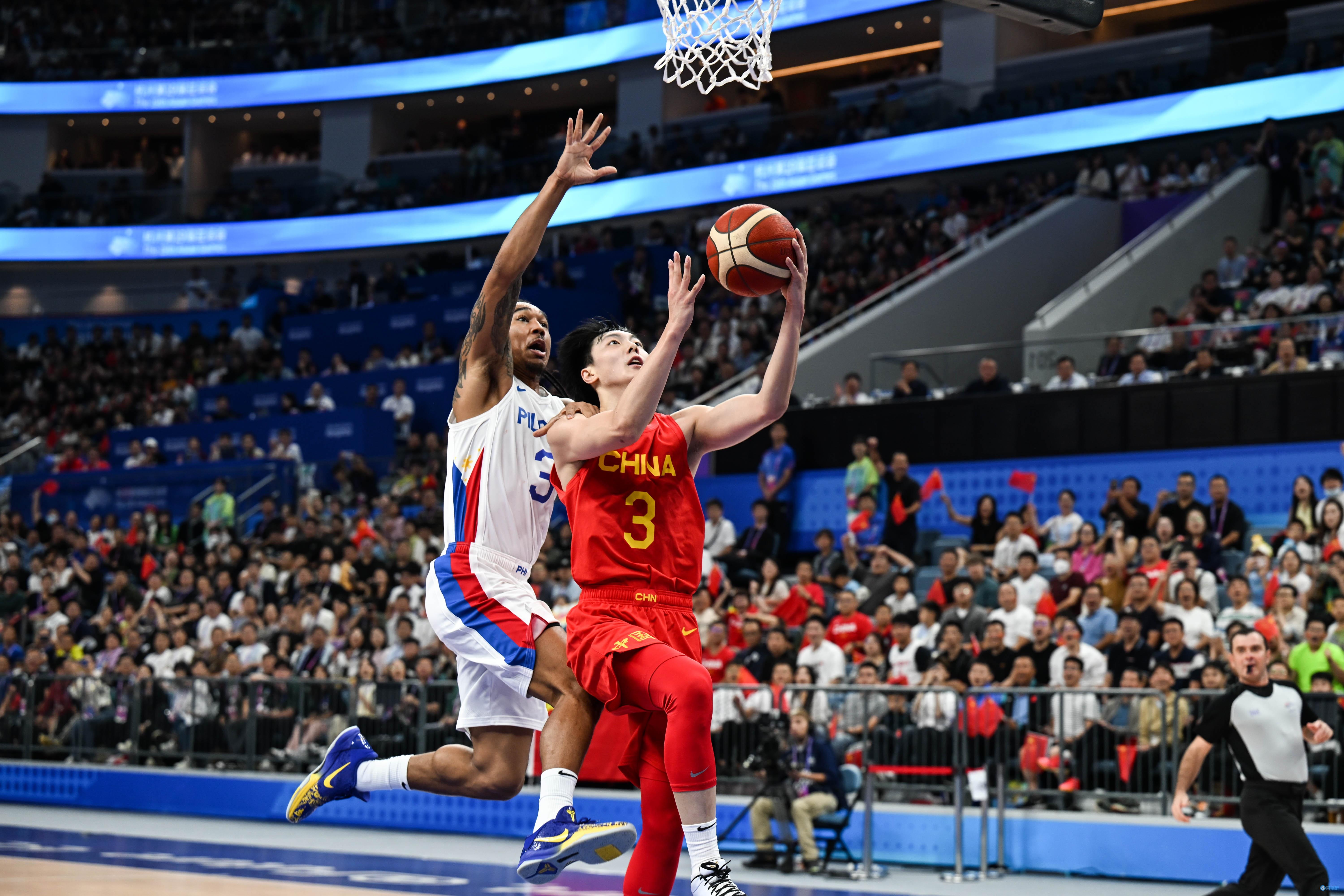 东南亚篮球锦标赛半决赛中,菲律宾队大比分获胜 东南亚篮球锦标赛半决赛中,菲律宾队大比分获胜