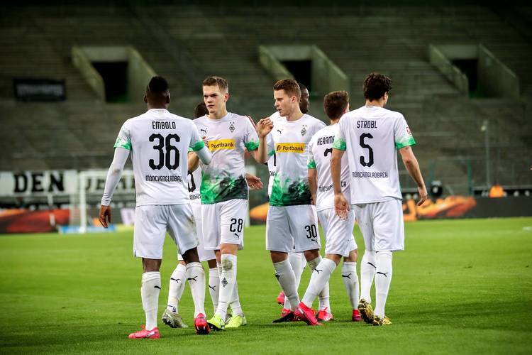 客场作战,法兰克福球队凭实力取胜 客场作战,法兰克福球队凭实力取胜