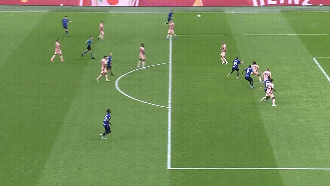 乐鱼体育-包含拜仁绝地反击加拿大，弗拉霍维奇完成帽子戏法的词条