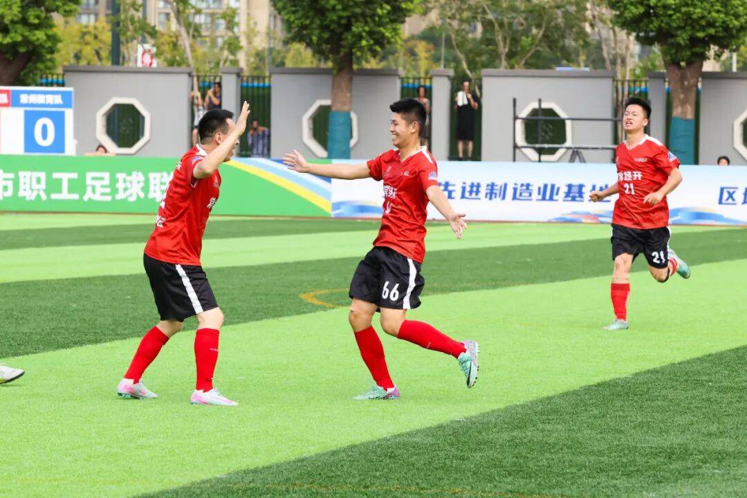 大赛激战!足球联赛中的精彩看点 大赛激战!足球联赛中的精彩看点