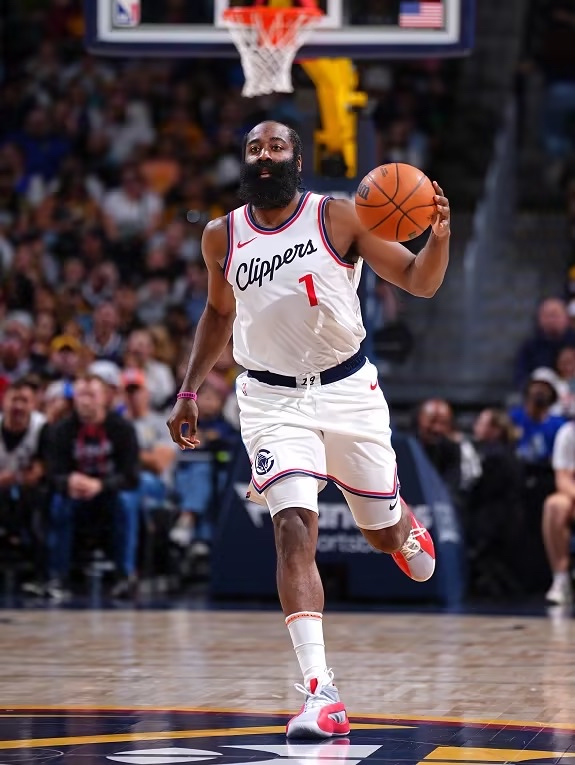 黄蜂力克76人，伦纳德爆发神勇