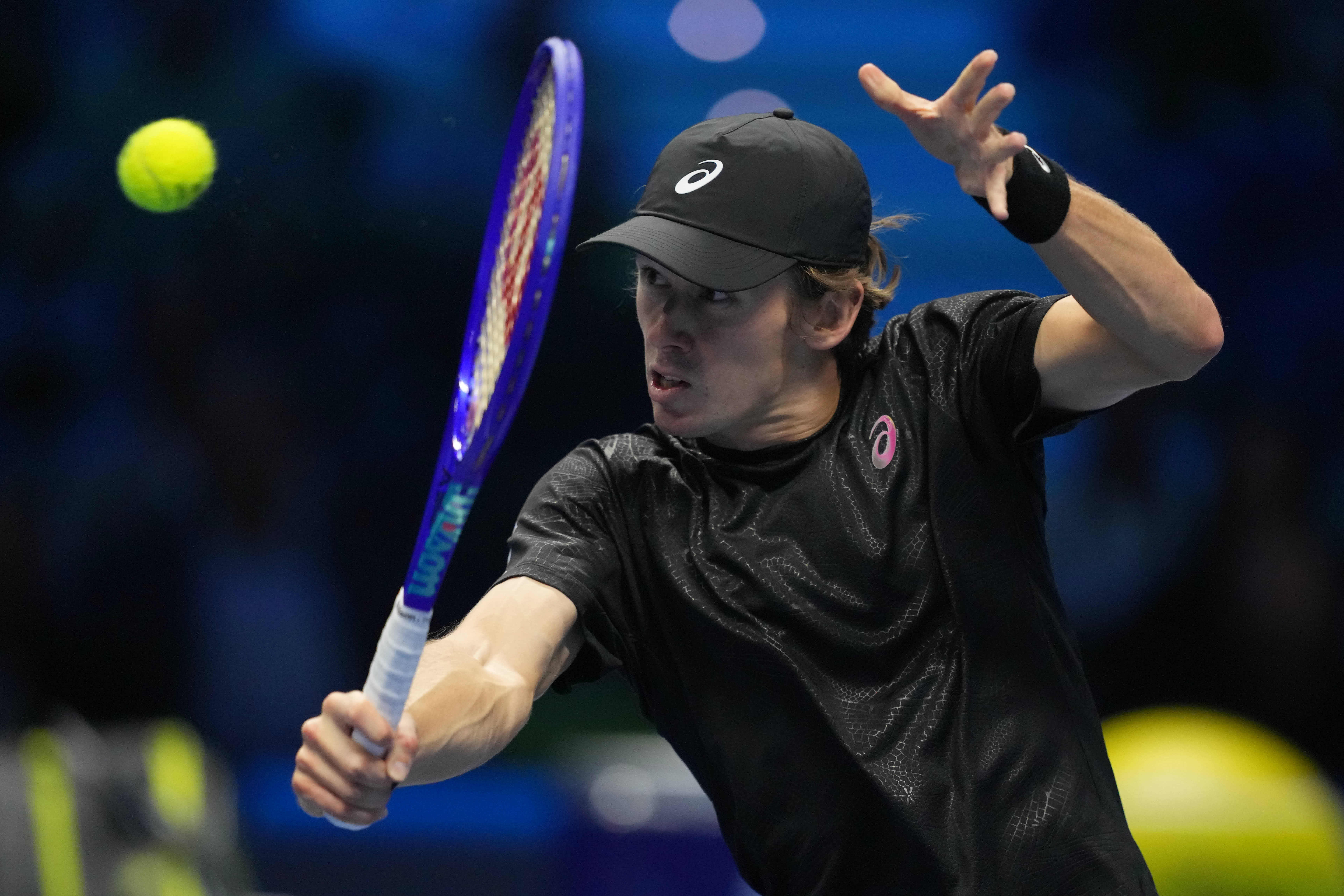 关于温网翻盘ATP总决赛，阿尔卡拉斯统治全场的信息